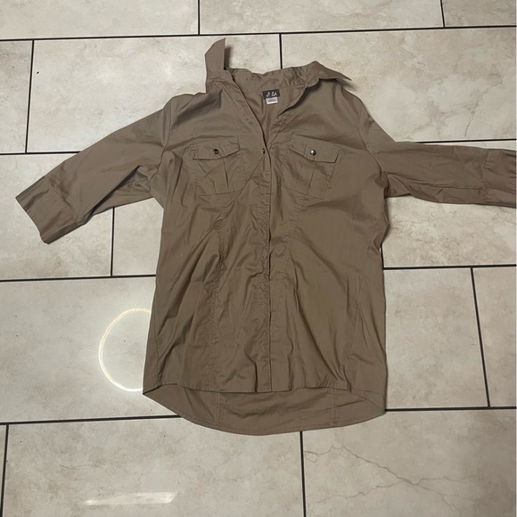 Dots Button-Up Shirt – Size 1X – Cotton-Blend with Spandex - Picture 1 of 5